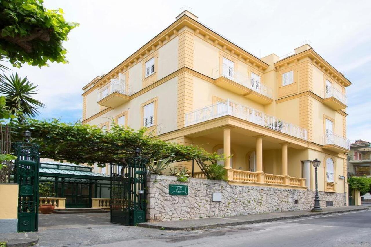 Hotel Crawford Sant'Agnello Buitenkant foto