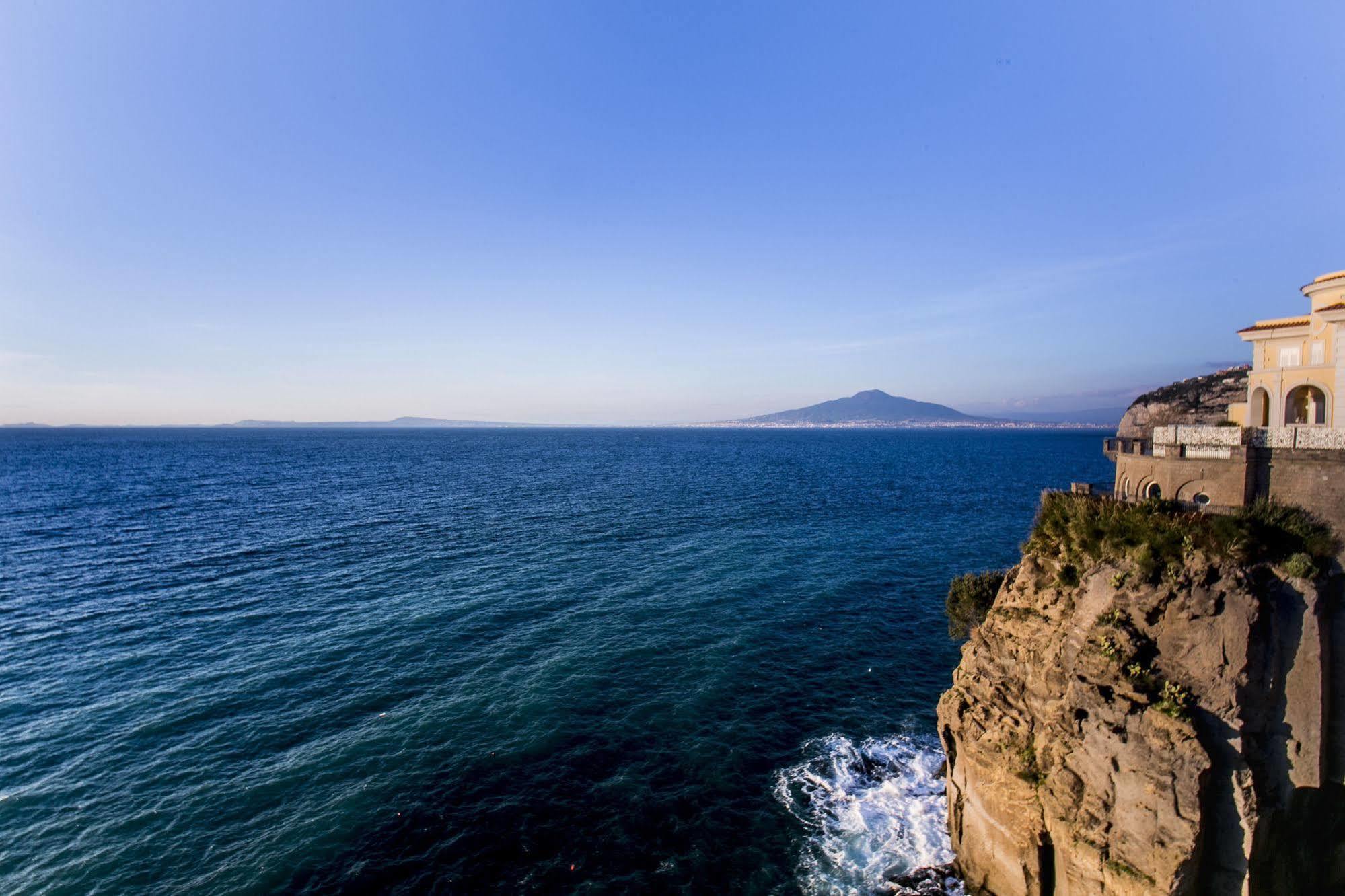 Hotel Crawford Sant'Agnello Buitenkant foto