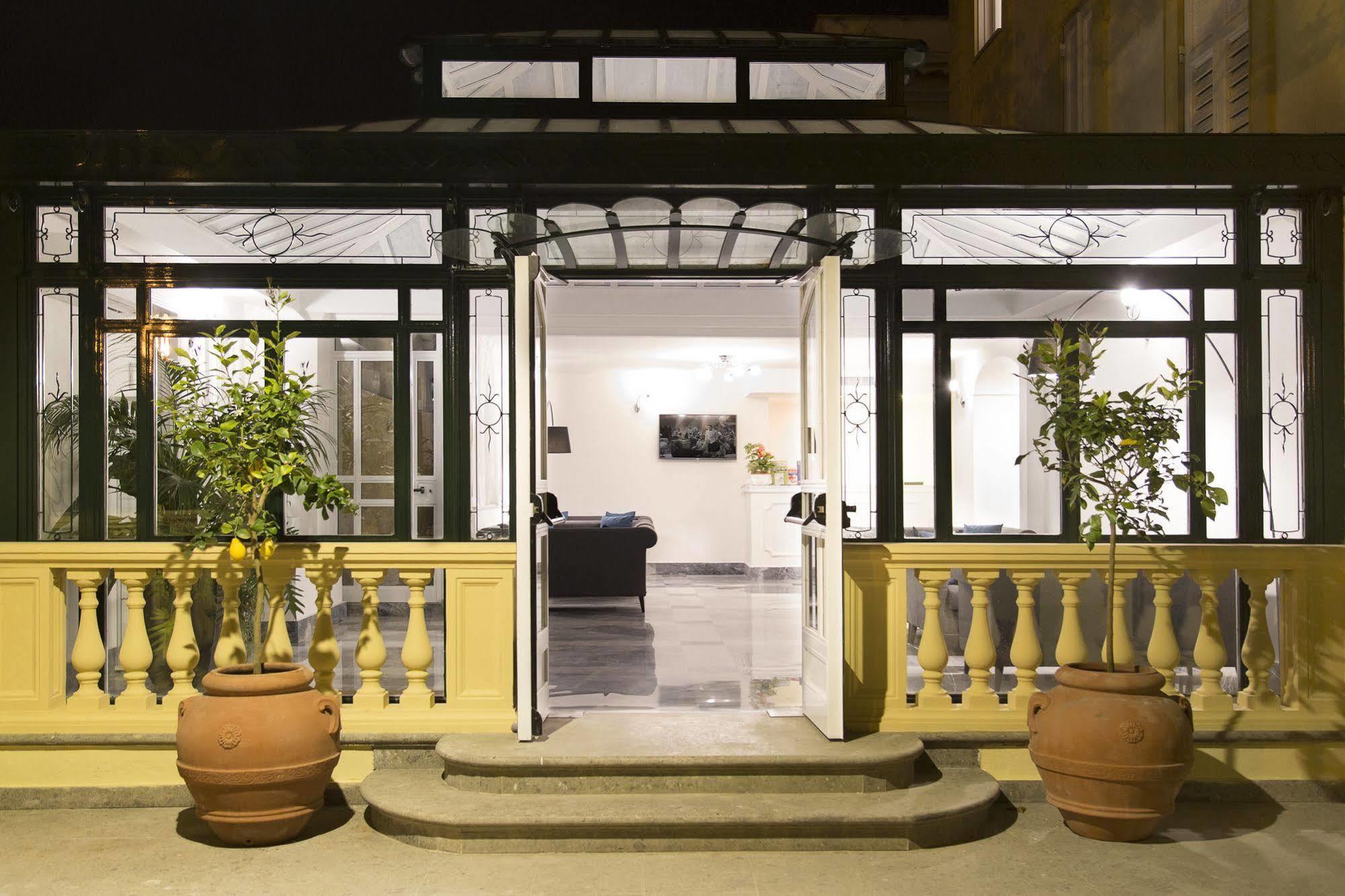 Hotel Crawford Sant'Agnello Buitenkant foto