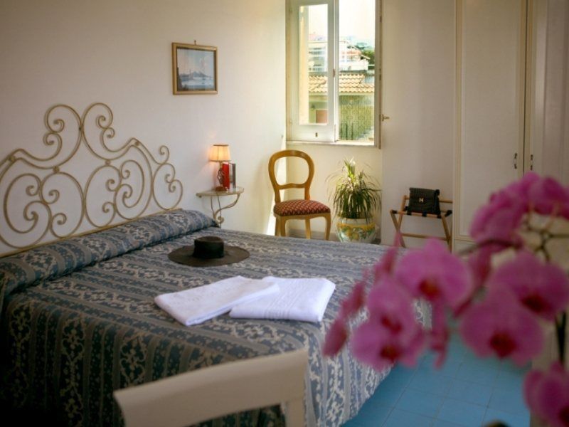 Hotel Crawford Sant'Agnello Buitenkant foto